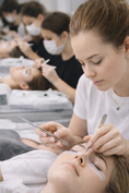 Bild in Galerie-Betrachter laden, Wimpernverlängerung Volumen Schulung Köln – Fächertechnik Kurs (1 Tag)